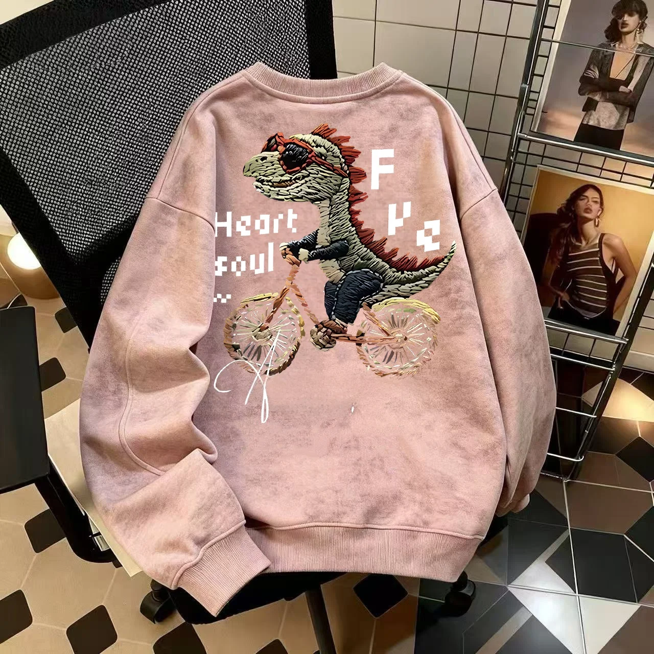 

Свитшот унисекс с начесом и круглым вырезом, осенне-зимний, с эффектом тай-дай, от Brand Outlet – теплый и модный топ для мужчин и женщин