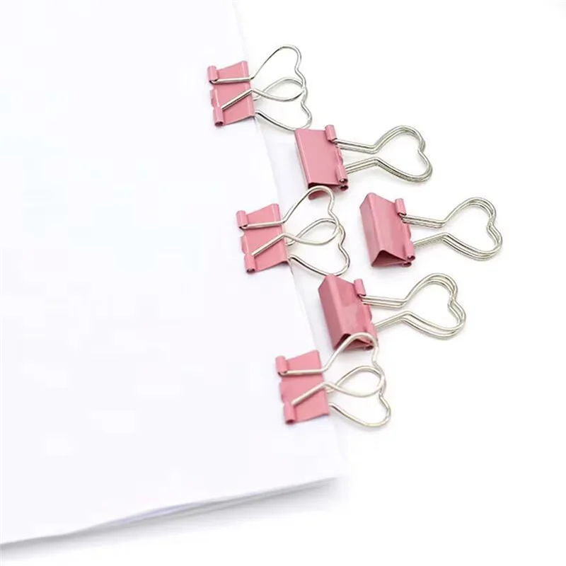 Metalowe klipsy do segregatora w kształcie serca i z wycięciem w kształcie serca, 60 sztuk, z uchwytem w kształcie serca, różowe.