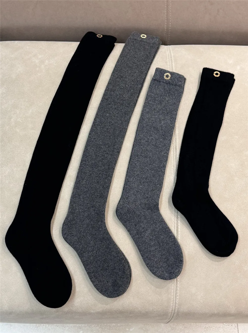 Women's Sock 90% Cashmere 10% Polyester Winter Fashion and Warm Middle-Tube Socks VS Long Stockings