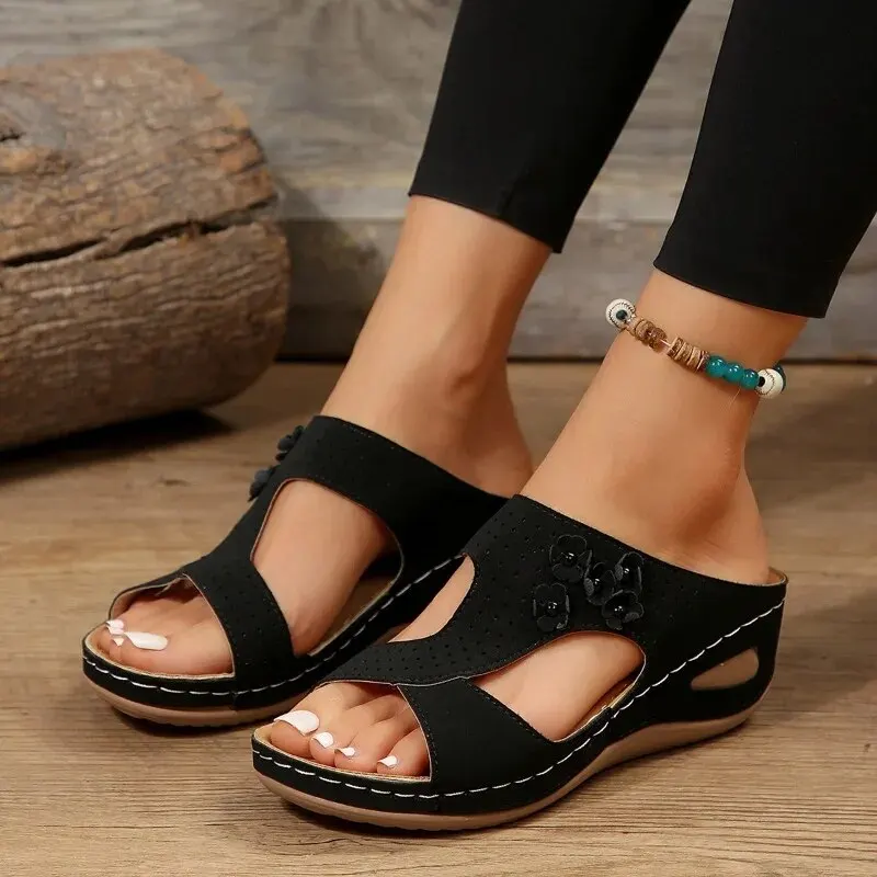 New 2023 Summer Women Wedge Slippers Plus Size Retro Flower Roman Sandals Woman Lightweight Non Slip Beach Slides Female