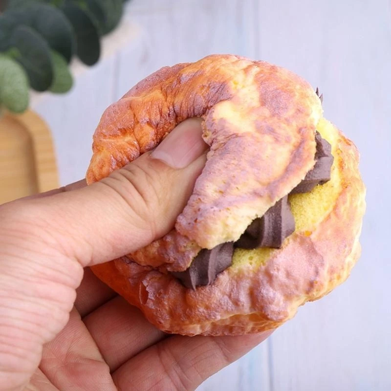 

Realistic Artificial Puff Bread Model Matcha Chocolate Creamy Fruit Puff Bread Model for Decorations Bakery Display 15UB