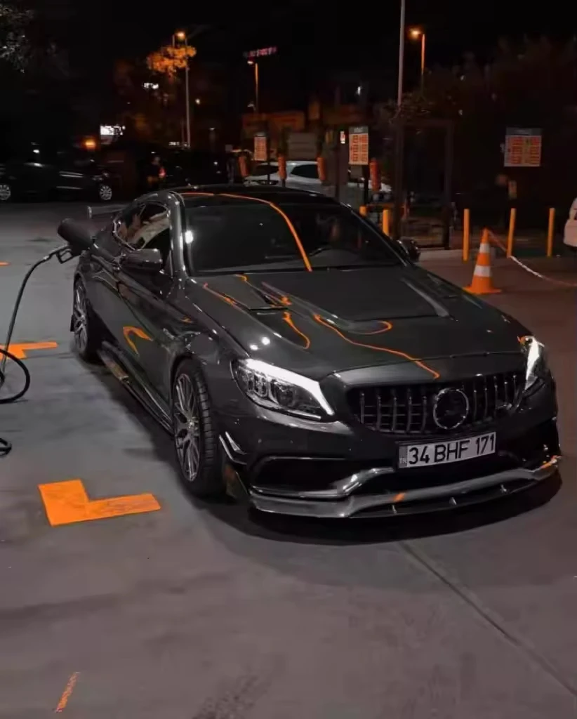 Customizable OEM Body KitsFor - C63  2016-2021 Carbon Fiber Hood Engine Cover