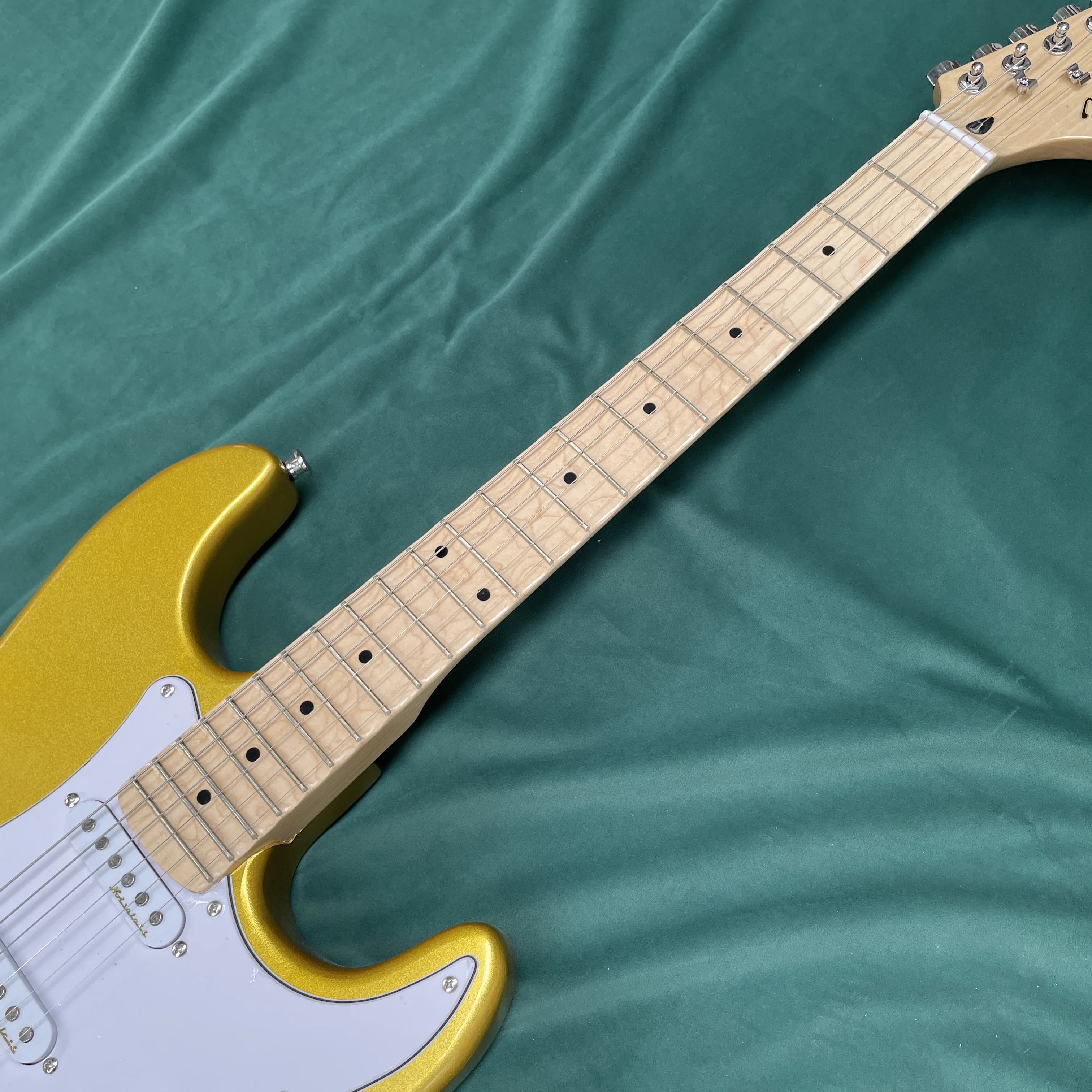 6-string electric guitar with maple fingerboard,silver hardware guitars,suitable for beginners and intermediate players guitarra view 3
