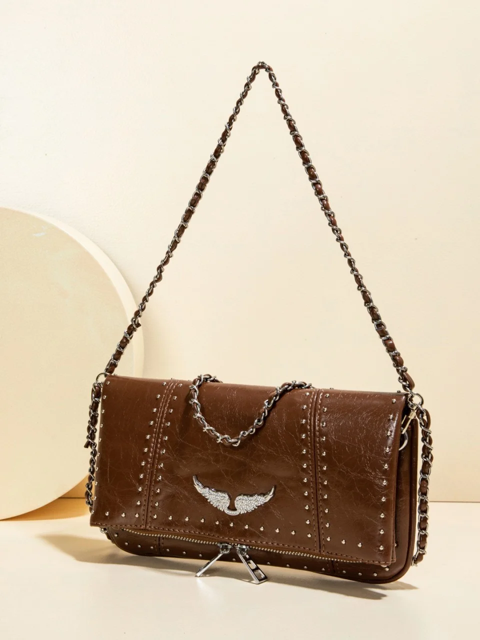 Bolso Bandolera Tipo Sobre Pequeño para Mujer 2026, Bolso de Hombro Casual de Cuero Encerado Negro Suave con Cadena de Remaches Plateados