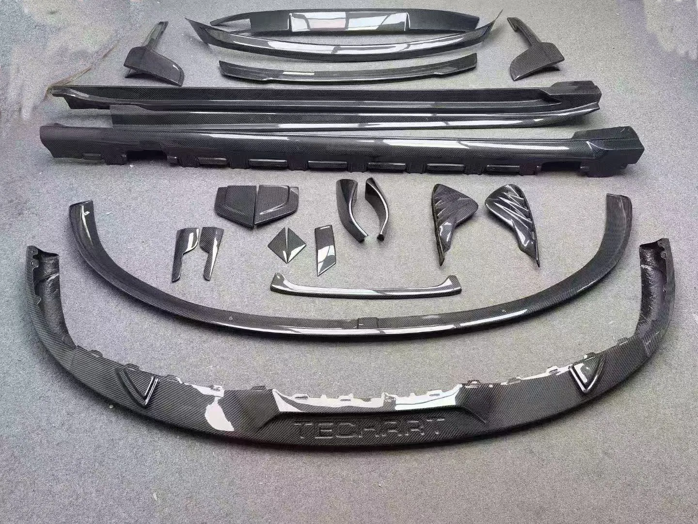 ForPorsche Taycan Upgraded to a High-quality Body Kit with Techart Style Carbon Fiber Body Kit
