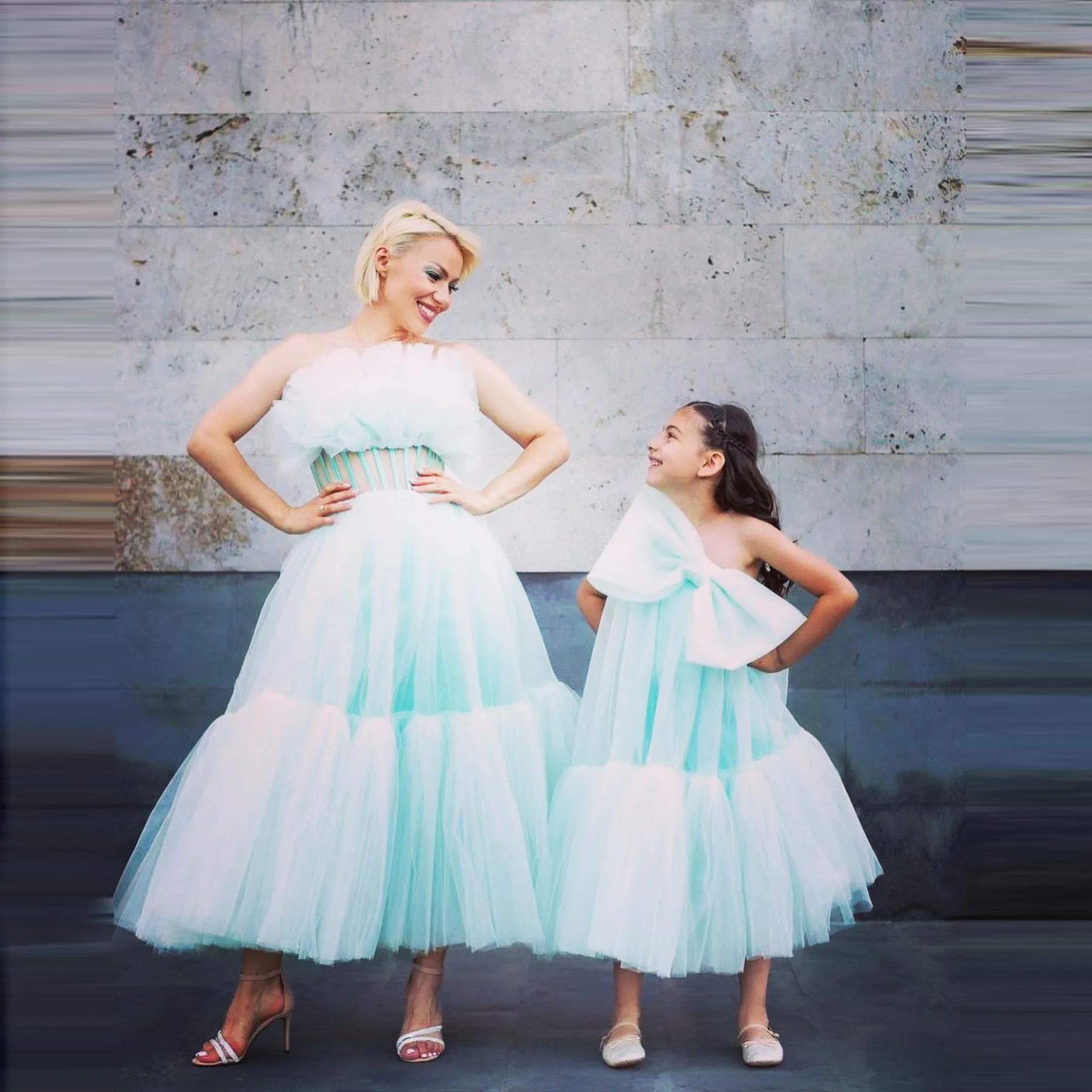 Classic Tulle Mother And Daughter Matching Evening Dresses Ball Gown Big Bow Mom And Kid Formal Birthday Party Dress Gowns