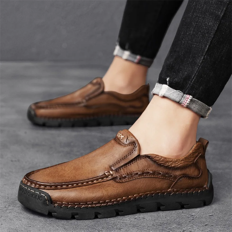 

2025 new plus size men's casual shoes, thick soled leather shoes, hand sewn loafers, fashionable men's shoes