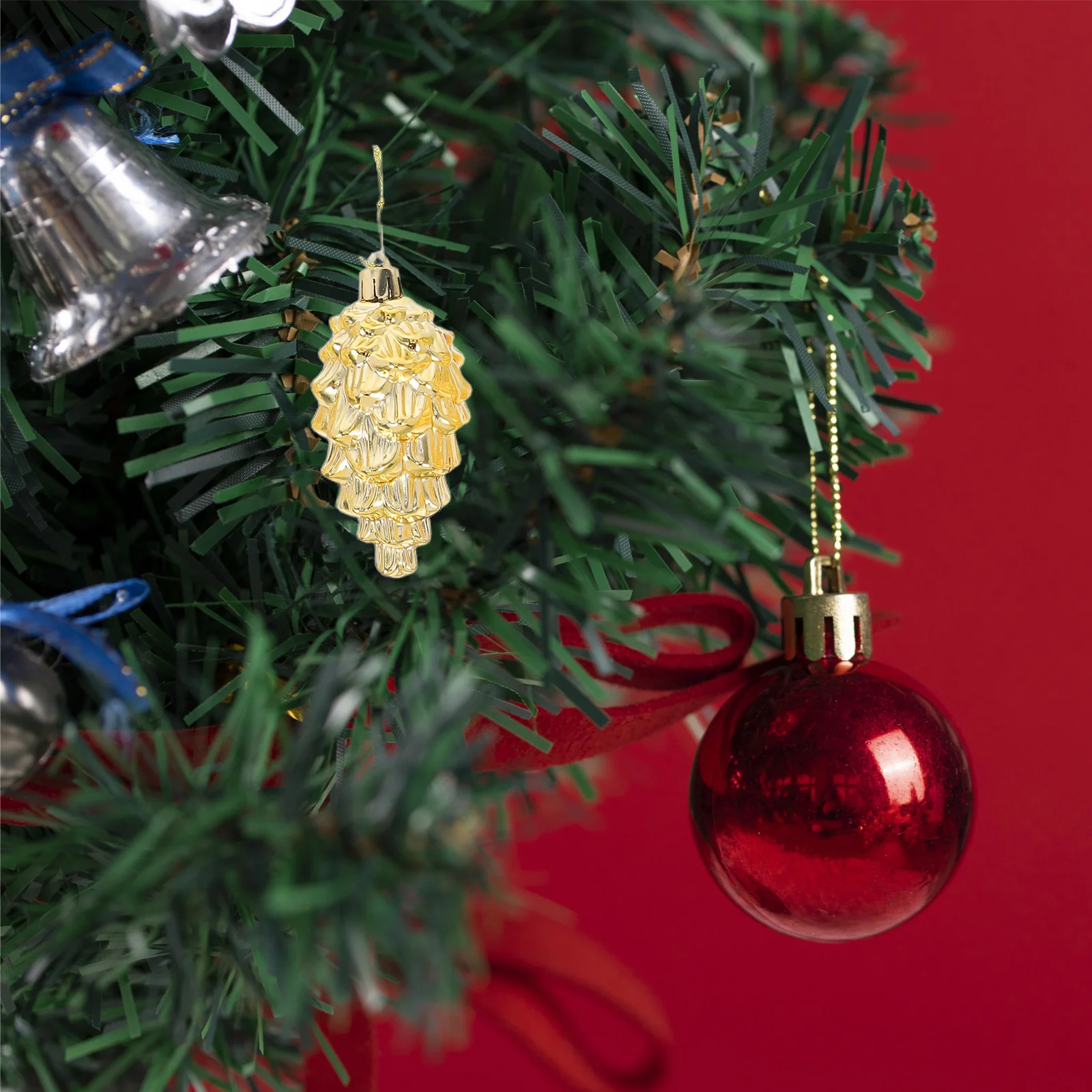 

6Pcs Electroplated Pinecones Decorative Hanging Ornaments Lightweight Christmas Tree Holiday Indoor Outdoor Plastic Pine Cones