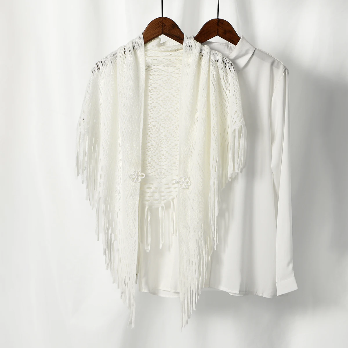 

Новые вязаные хлопковые шали с кисточками, треугольный шарф, женские мягкие высококачественные накидки, дорожная пляжная накидка, женские полые модные шарфы