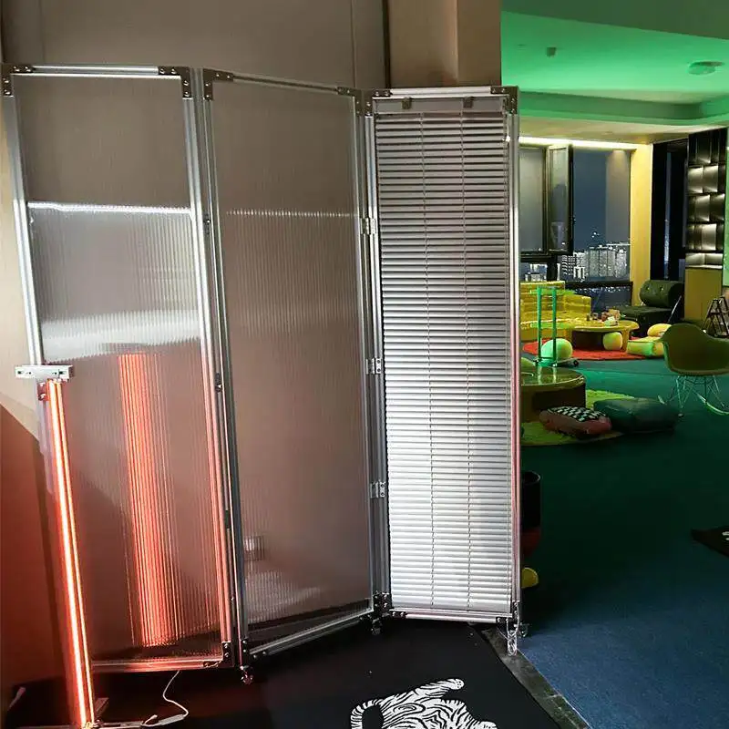 Aluminum profiles block the entrance screen design shutters decorate the living room y