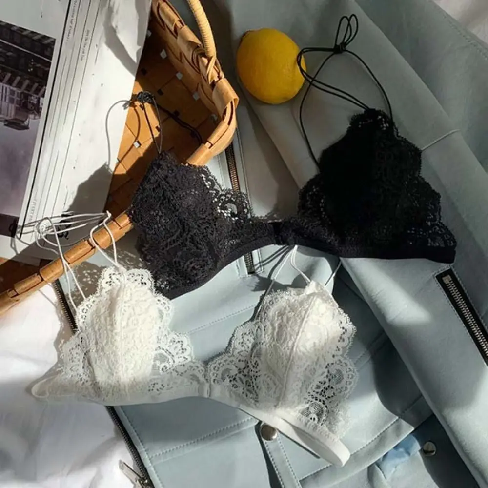 Reggiseni con coppa a triangolo con fibbia anteriore alla moda, bralette in rete di pizzo senza fili con scollo a V profondo, biancheria intima sottile trasparente senza cuciture da donna