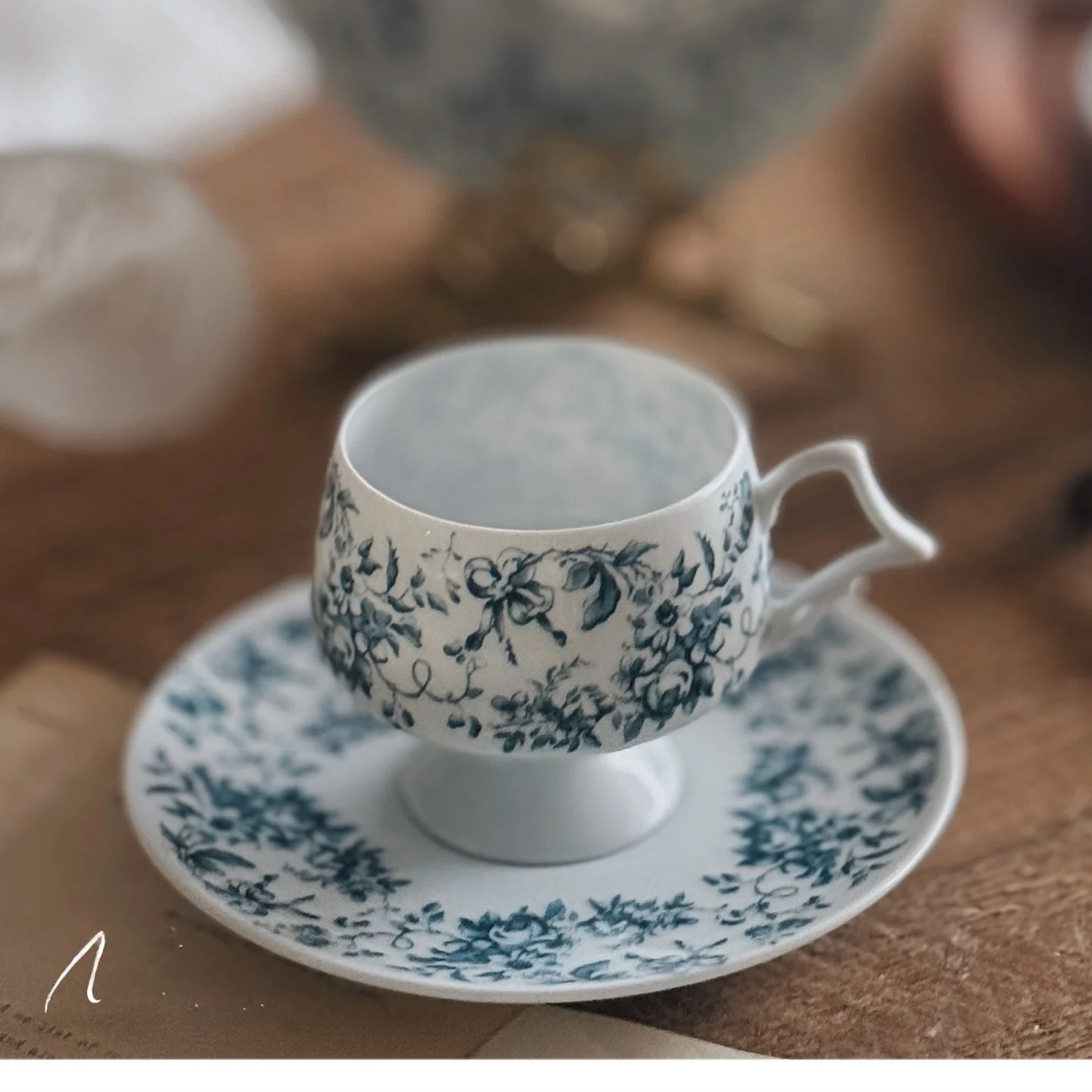 Retro Style Ceramic High Footed Cup And Plate Set Thin Bone China Afternoon Tea Black Tea Breakfast Yogurt Cup Coffee Utensils