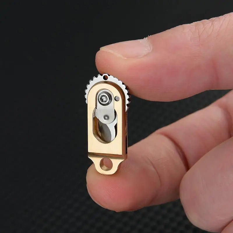 Outdoor Camping Pocket Knife, Portable Mini Brass Claw Keychain, Quick Disassembly Device