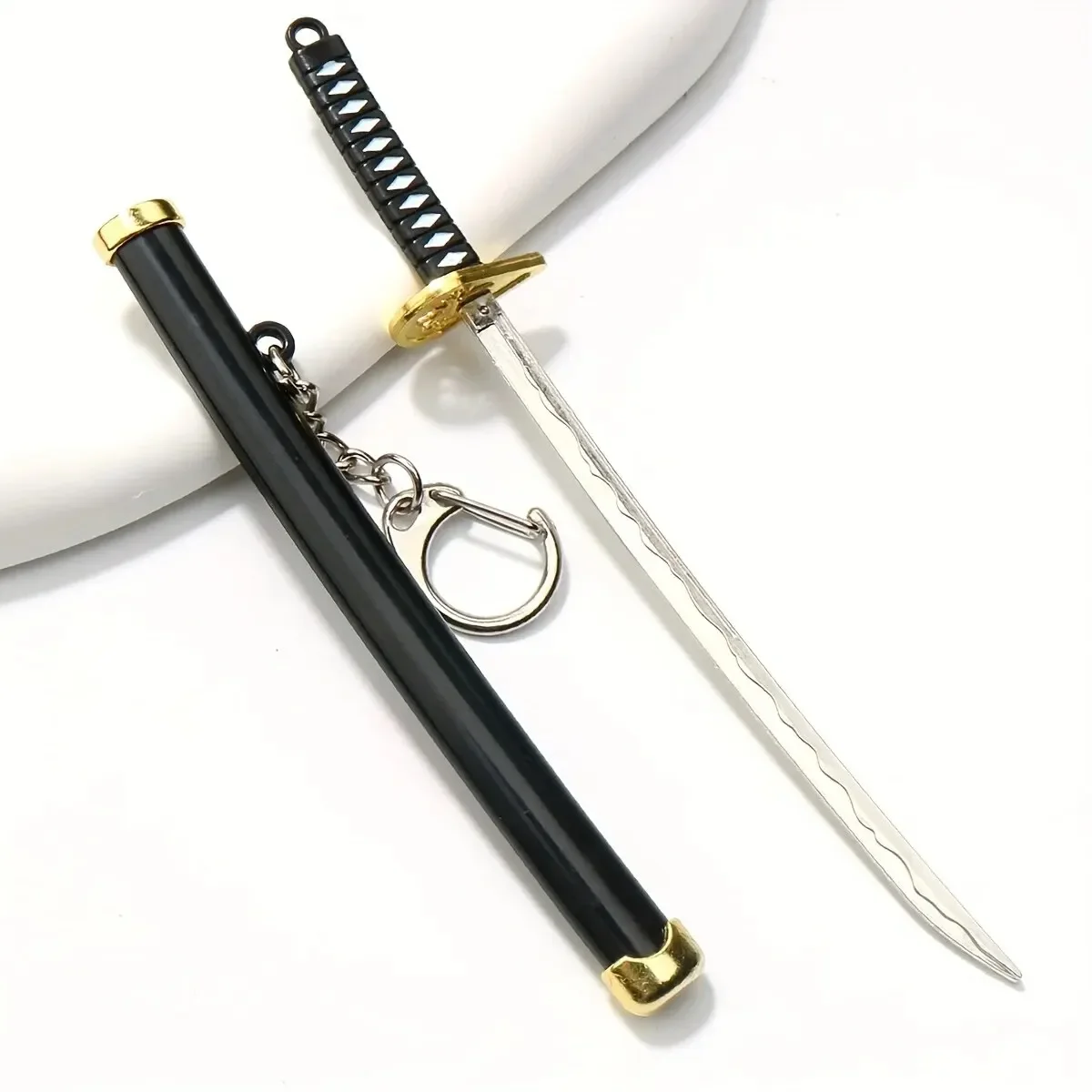 Mini Toy Samurai Knife Key Chain, Toy Metal Weapon Sword Keychain Key Ring Weapon Model, Alloy Keychain For Men