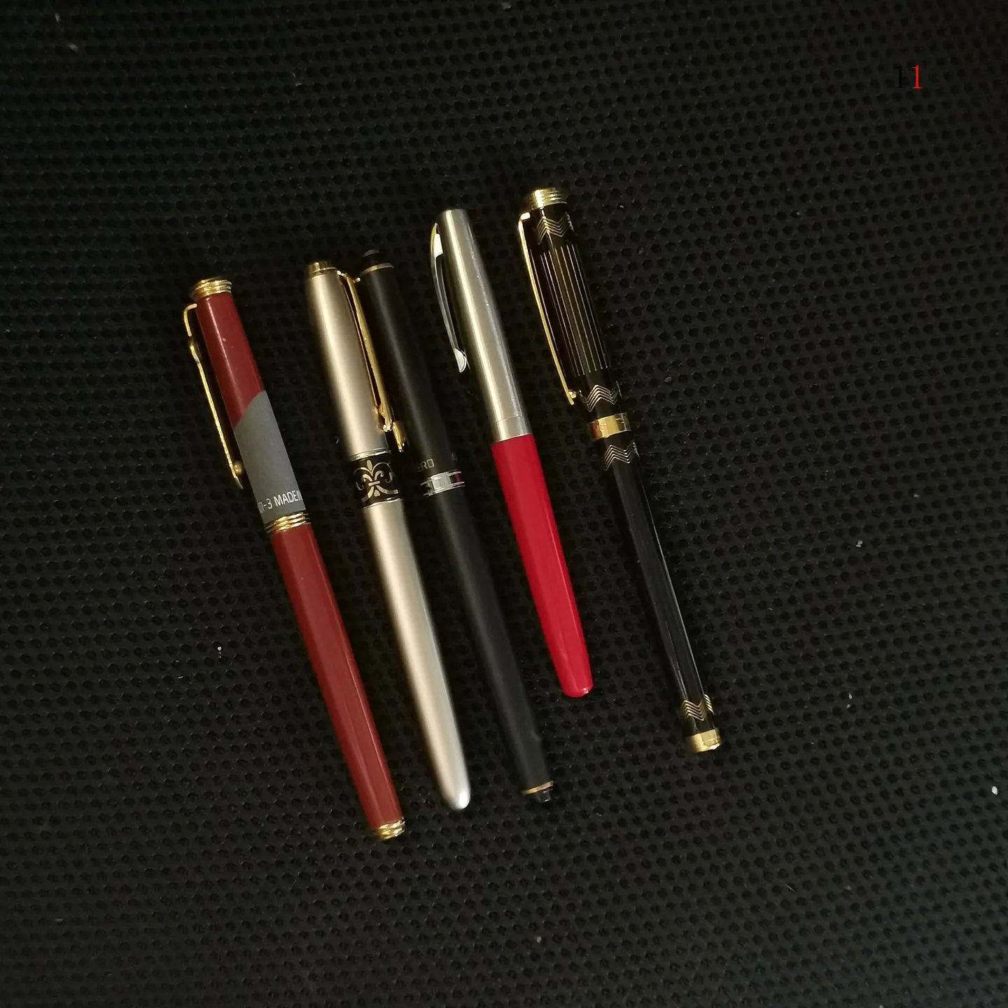 

Rare 1990s Stock Fountain Pen Writing Stationery Clearance For Sale.5pens