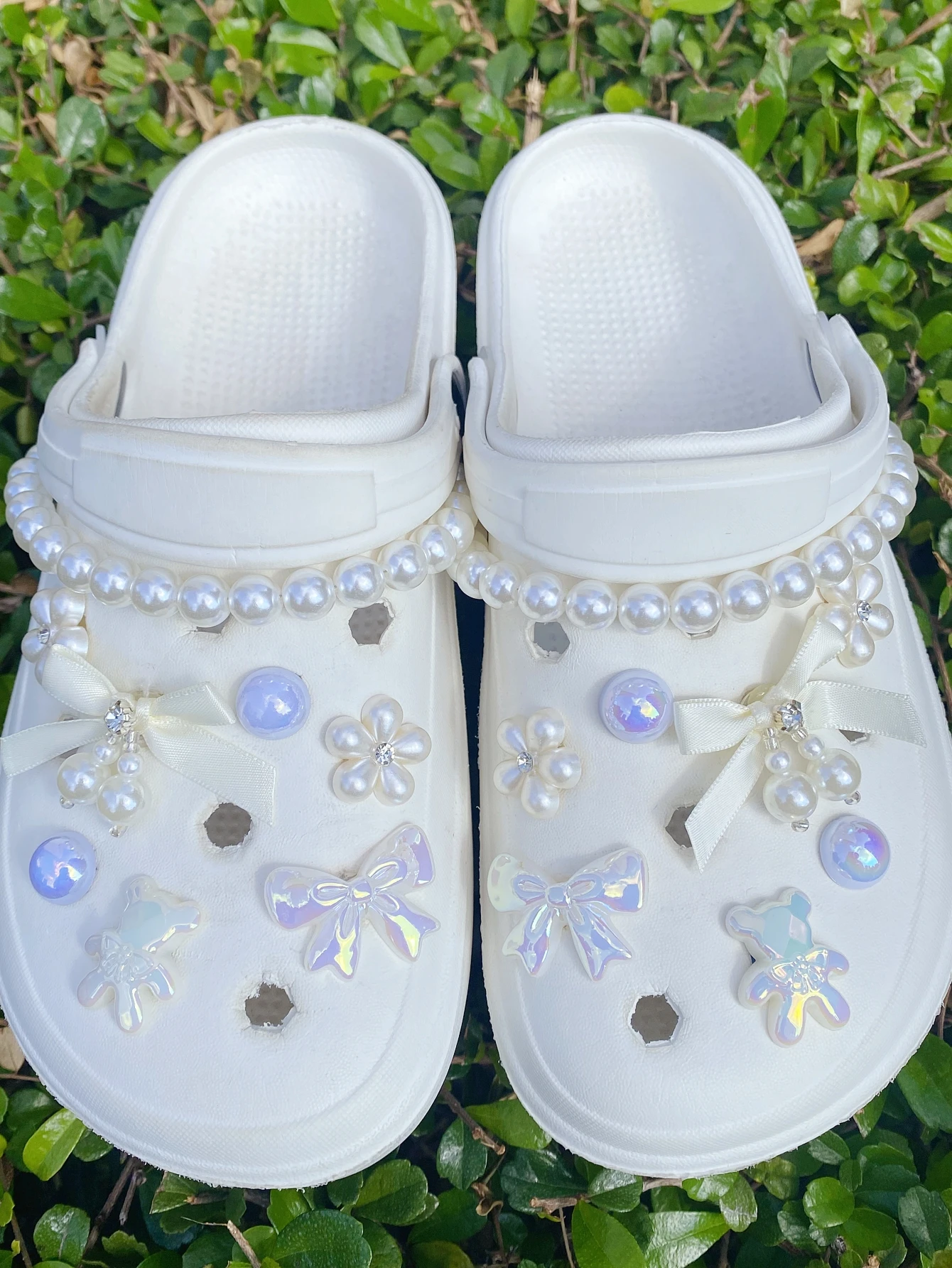 18 white pendant bow, bear, colorful bow, dot diamond flower shoe buckle DIY decorations, multi-functional shoe clip accessories
