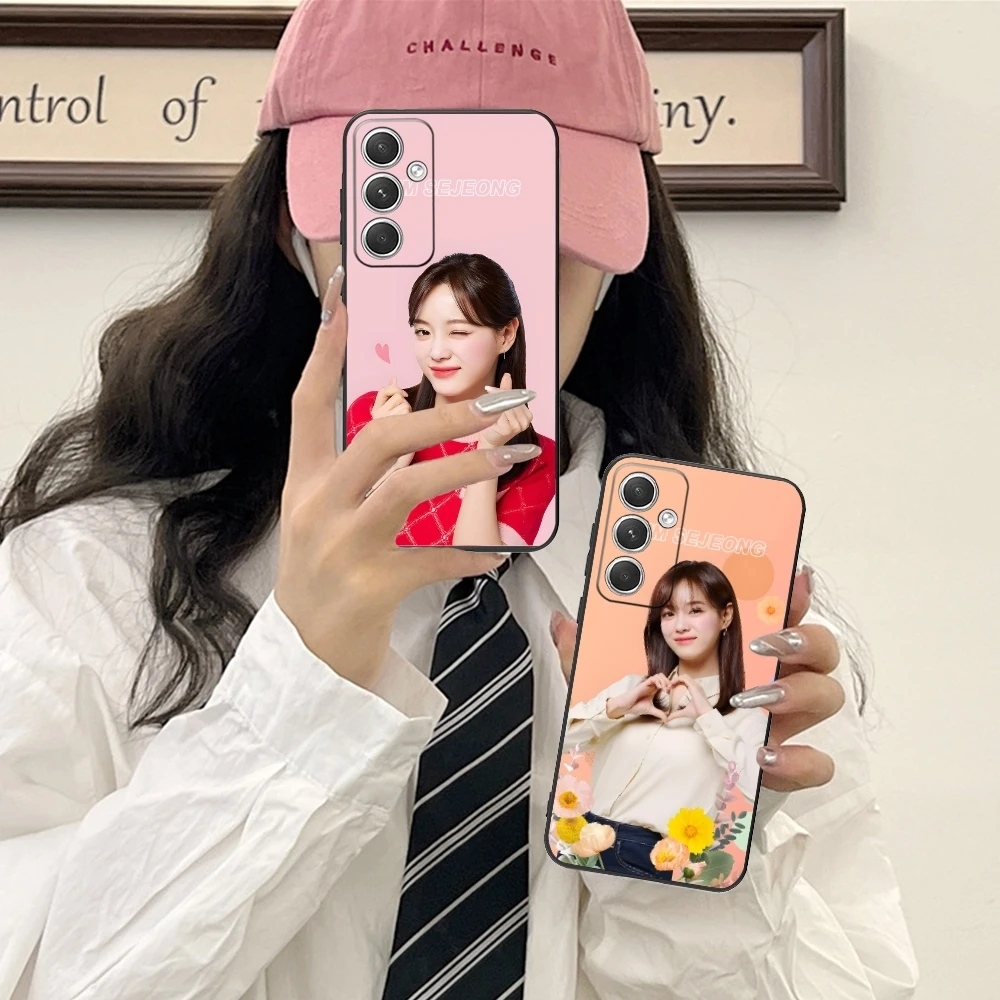 Cute Kim SeJeong Mobile Cell Phone Case for Samsung Galaxy S24 S23 S22 S21 S20 S10 S9 Plus FE Ultra Lite Black Phone Cover Shell