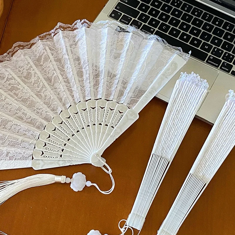 

Personalized Engraved White Folding Elegant Silk Hand Fan With Gift Bag Wedding Chinese Ancient Style Fan Folding Fan