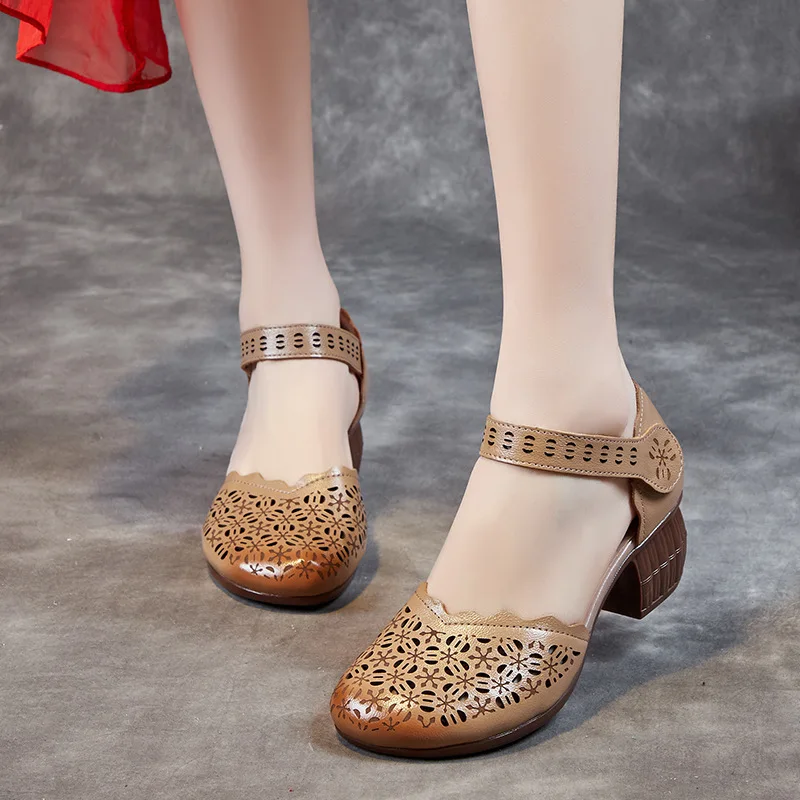 2024 New Summer Round Toe Genuine Leather Hole Hole Sandals for Women Fashion Sandals Thick Heel Banquet Sandals Trendy Sandals