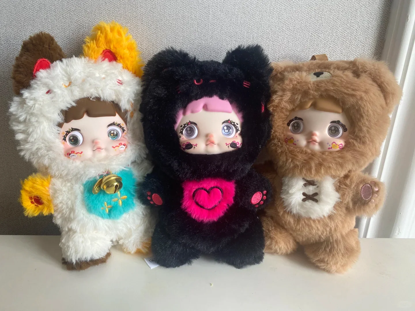   حقيقي Nommi V61 Loveliness لا ينتهي أبدًا V21 سلسلة صندوق أعمى ليتل بوي دمية الأصلي Nommi قلادة صندوق غامض للحيوانات الأليفة