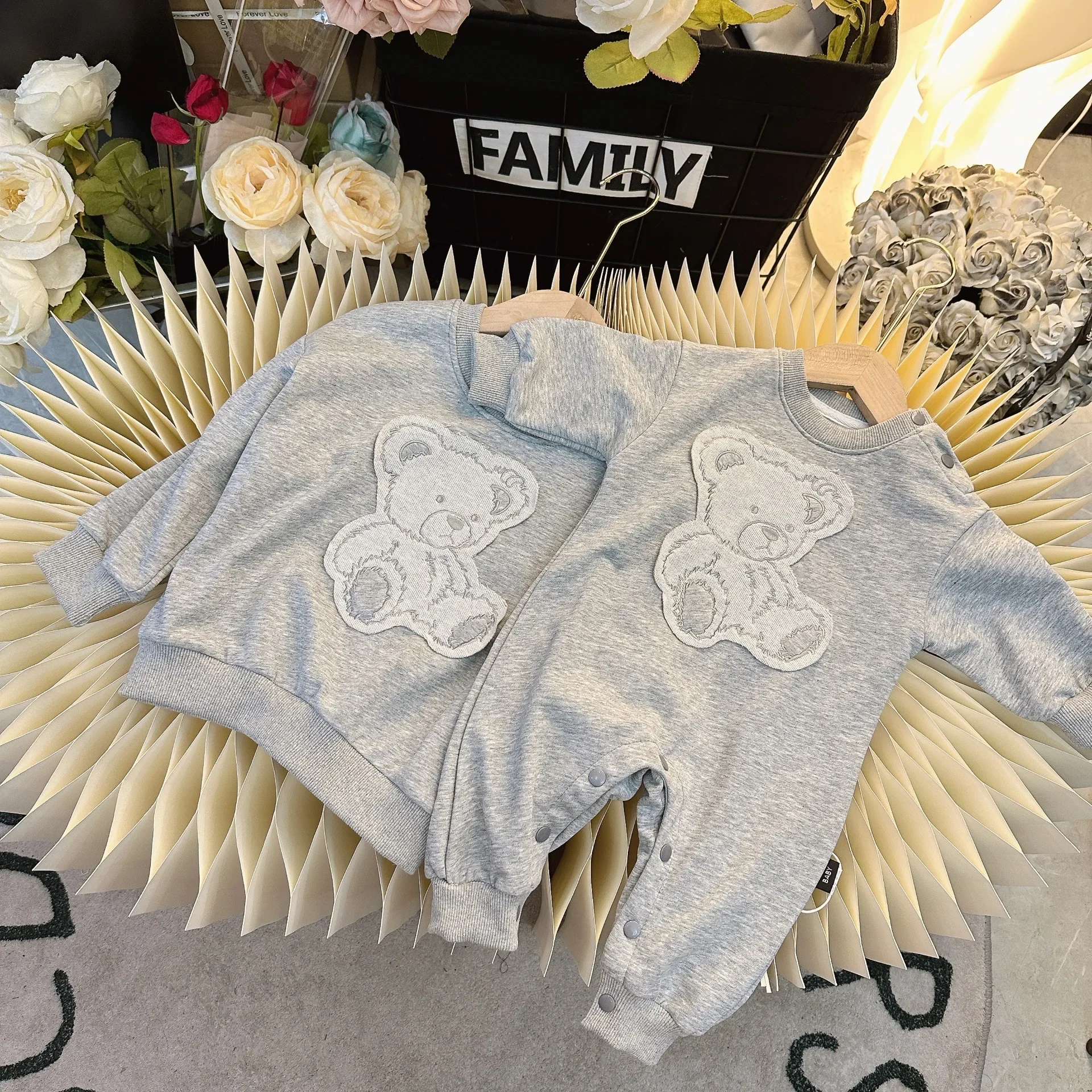 Family Look Dad Mom and Daughter Son Baby Matching Long Sleeve Sweatshirt 2023 Autumn Winter Parent-child Clothes Toddler Romper