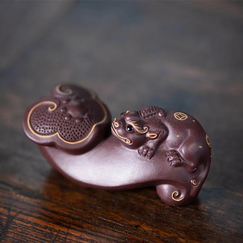 Gold‑decorated Pixiu Tea Pet Statue, Delicate Handmade Craft, Stylish Decor Accessory for Home Kung Fu Tea Ceremony Use