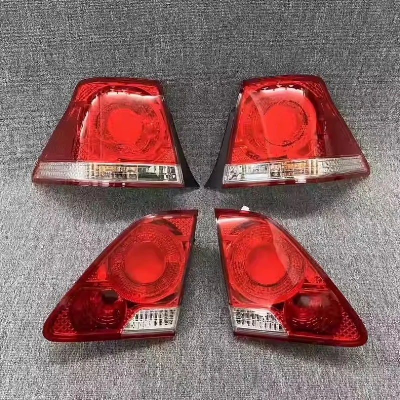 Автомобильный задний фонарь в сборе для Toyota Crown 12th Modified 184, новый стиль, красные дымчатые стоп-сигналы с задней противотуманной фарой Автомобильный задний фонарь в сборе для Toyota Crown 12th Modified 184, новый стиль, красные дымчатые стоп-сигналы с задней противотуманной фарой