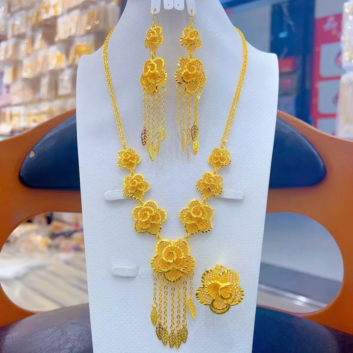 

Dubai New 24K Gold Plated Necklace, Earrings, Rings for Women's Wedding Parties, Gifts for Mothers, Jewelry Set YY10536