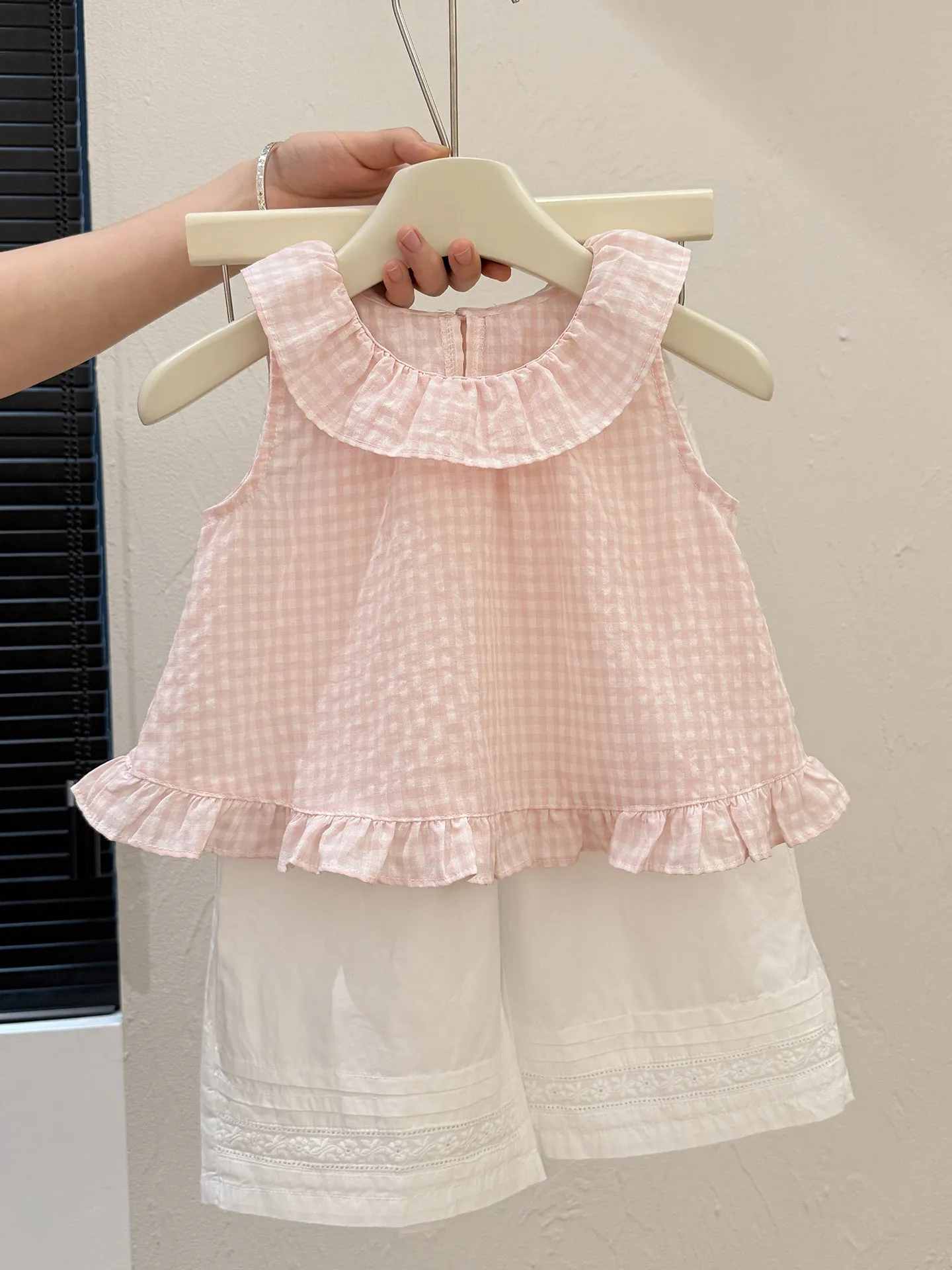 New pink checkered top for girls  summer fashion vest for baby girls children's Korean children's clothing
