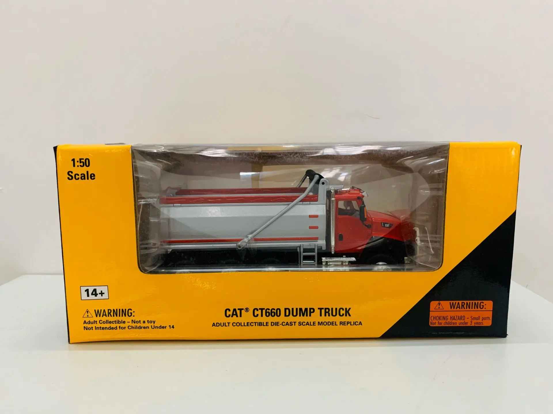 CT660 Dump Truck 1:50 Scale DieCast Model 55502 New