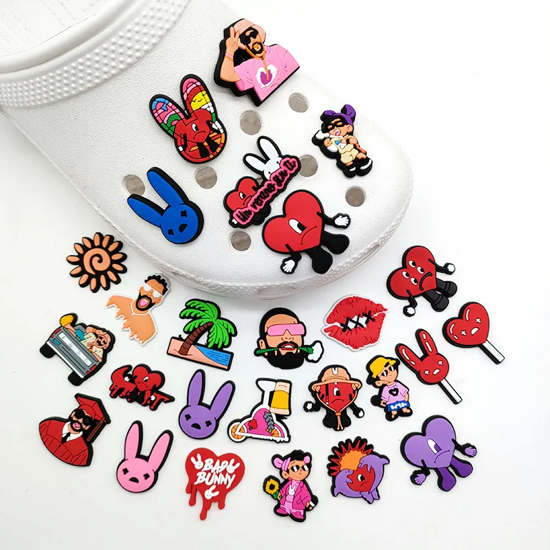 Cartoon Bad Bunny Shoe Charms para Mulheres, DIY Acessórios Engraçados, Fit para Sandálias, Fivela Decoração, Cantor, Crianças, Menina, Adult Party Gift, Hot, 1Pc