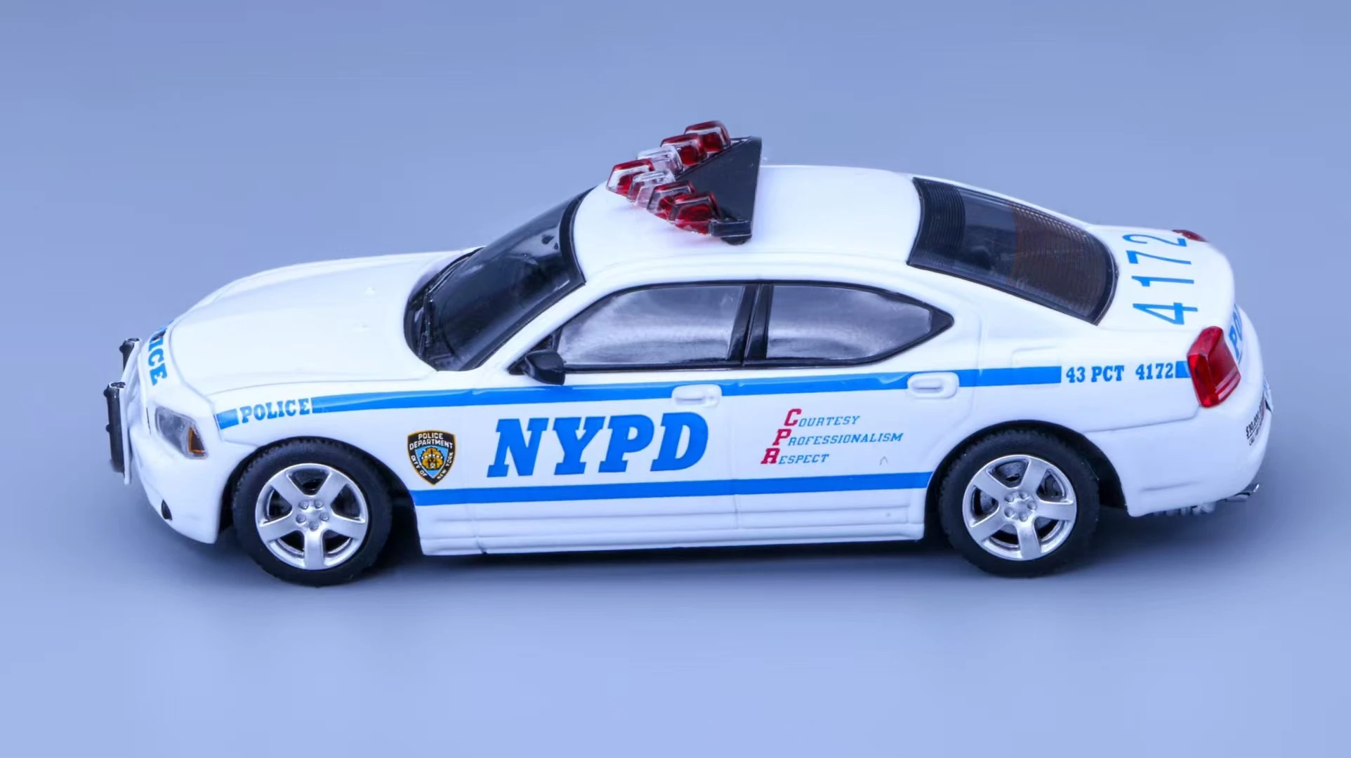 

Литой под давлением масштаб 1:64 Rollin Dodge Carger New York Police NYPD2008 модель автомобиля из сплава Коллекционная игрушка в подарок сувенир дисплей орнамент