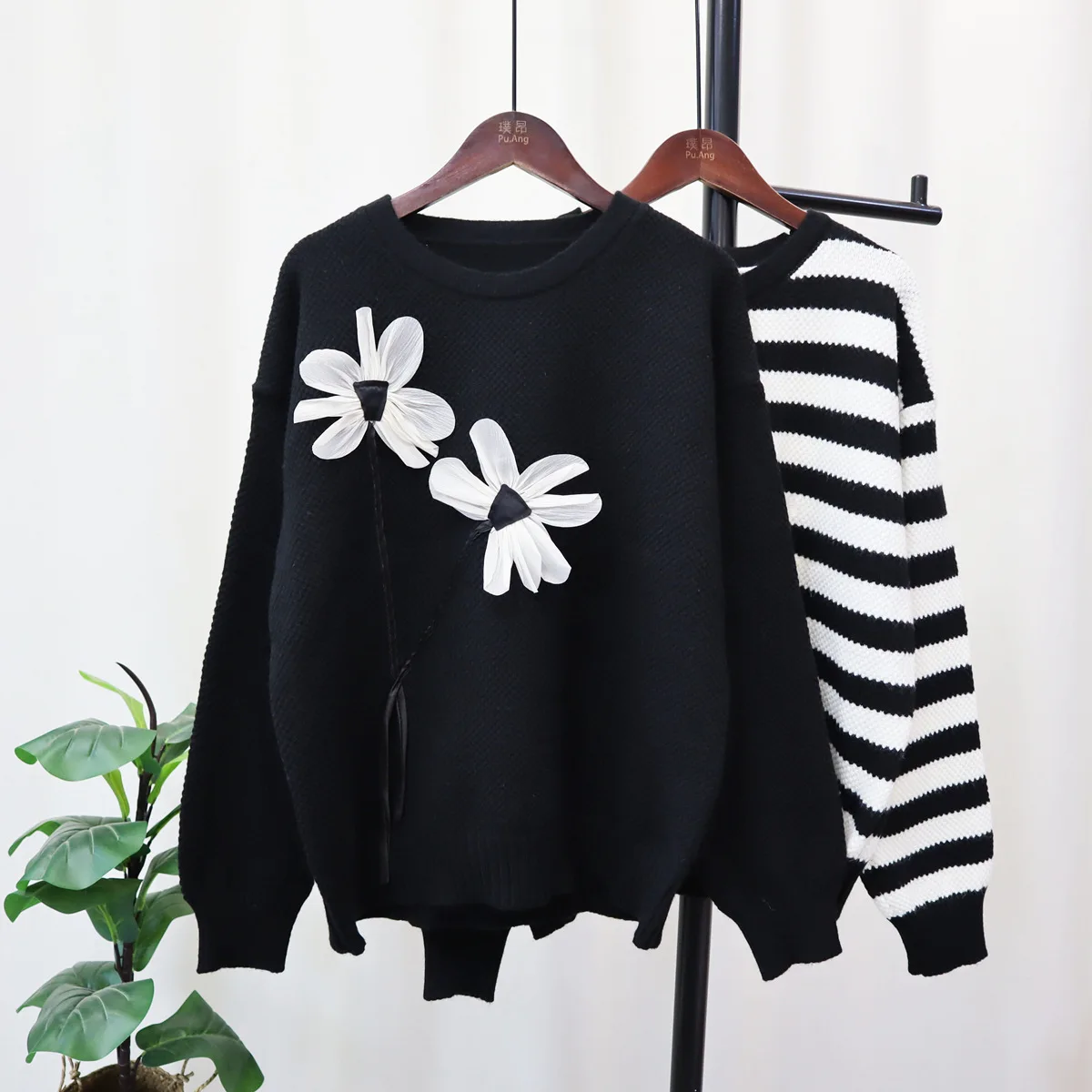 Dophee Patch Flowers Women Knitted Shirts New Autumn Winter All-match Loose Pullover Top O-neck Stripes Long Sleeve Sweaters