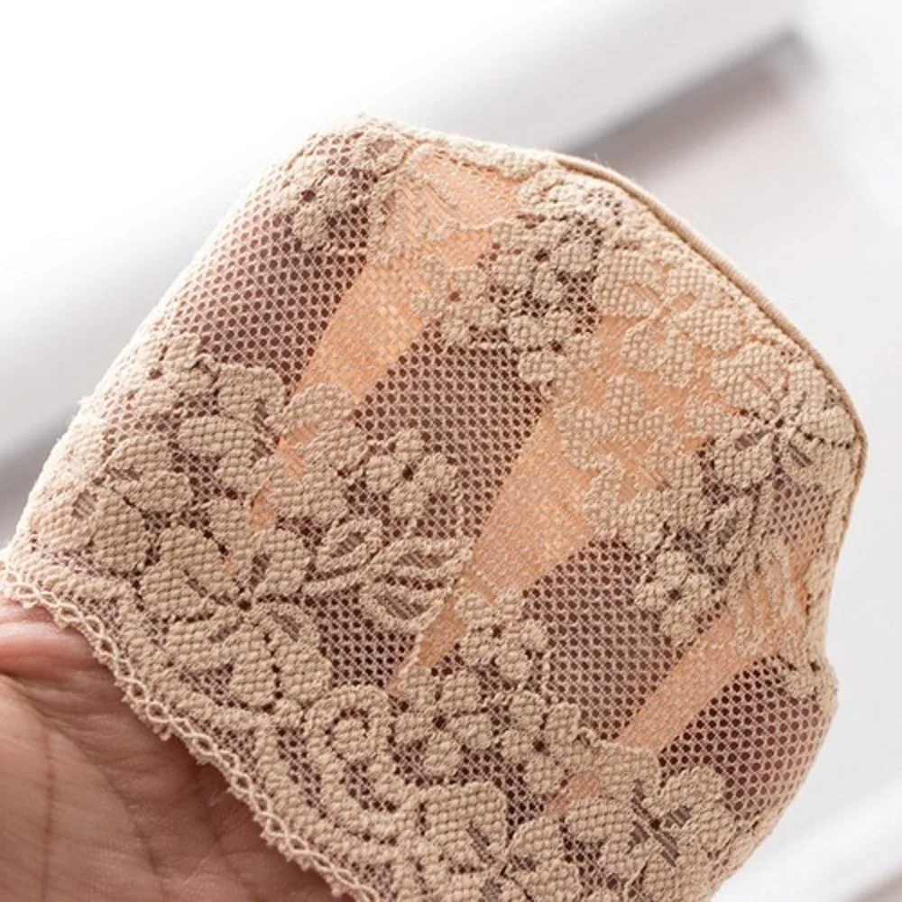 Lace Design Lace Boat Socks Thin Material Cotton Material Invisible Socks Silicone Grip Breathable Fabric Non-Slip Socks