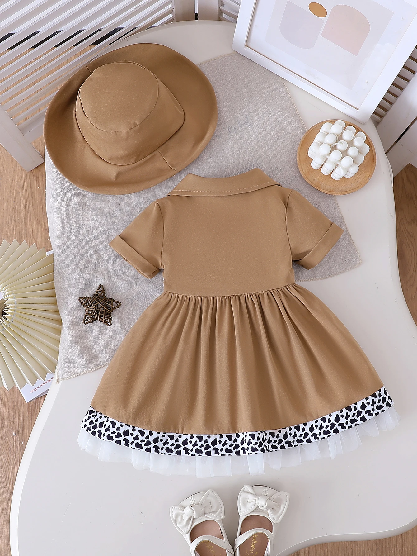 فستان غير رسمي متعدد الاستخدامات لصيف 2025 بلون نقي ومزين بالدانتيل مع قبعة شمس بلون نقي طقم مكون من قطعتين