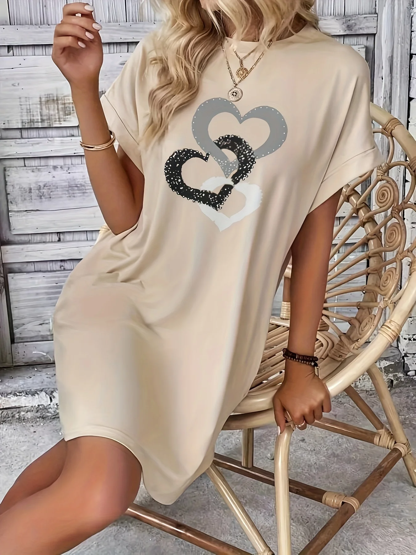 Robe t-shirt décontractée en tricot pour femmes, avec lettres imprimées en forme de cœur, col rond, manches courtes, haut à la mode, noir avec motif de drapeau coloré