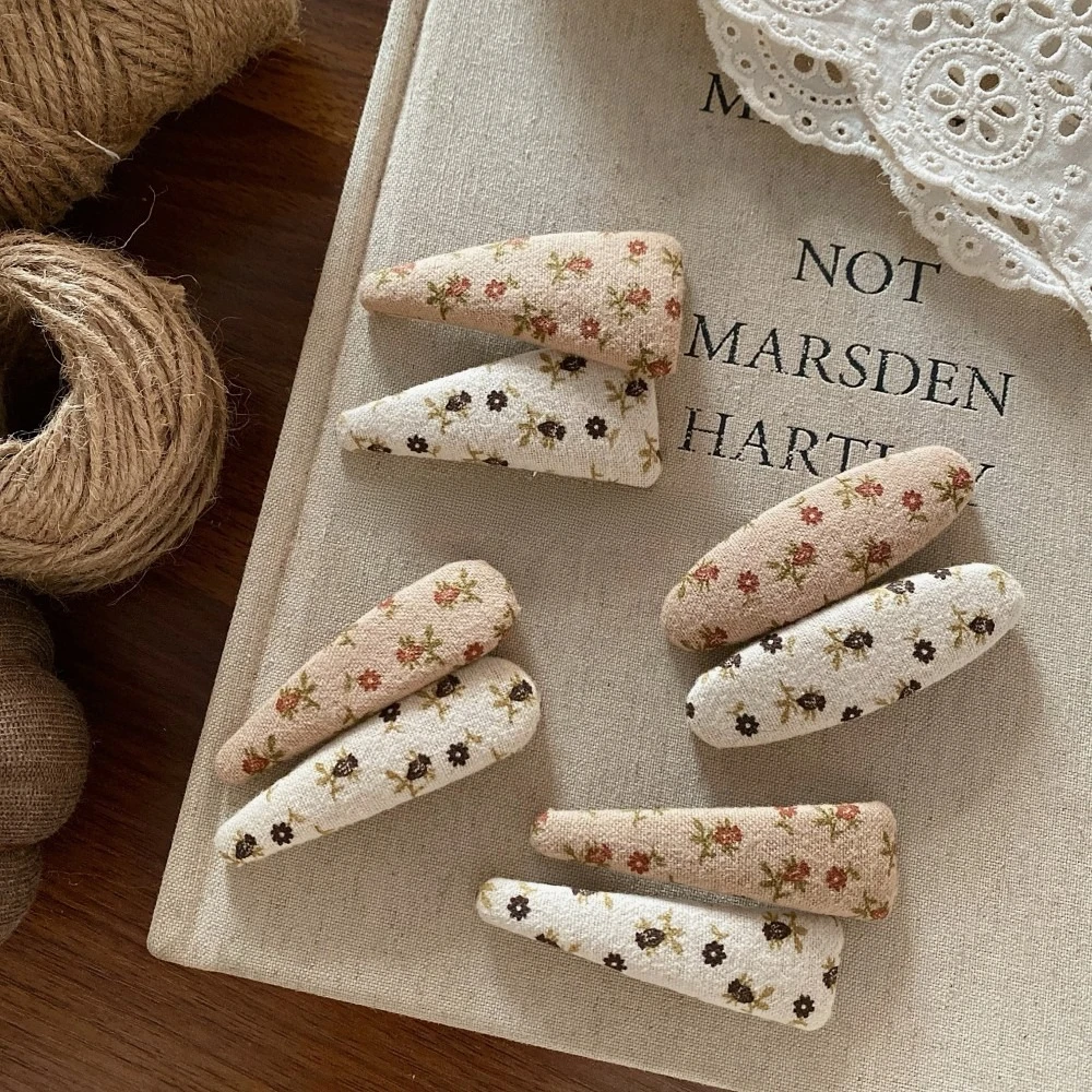 

Новая осенне-зимняя заколка для волос с зеленым цветочным узором, тканевым геометрическим бантом и BB-зажимом, в корейском стиле, простая боковая заколка для волос