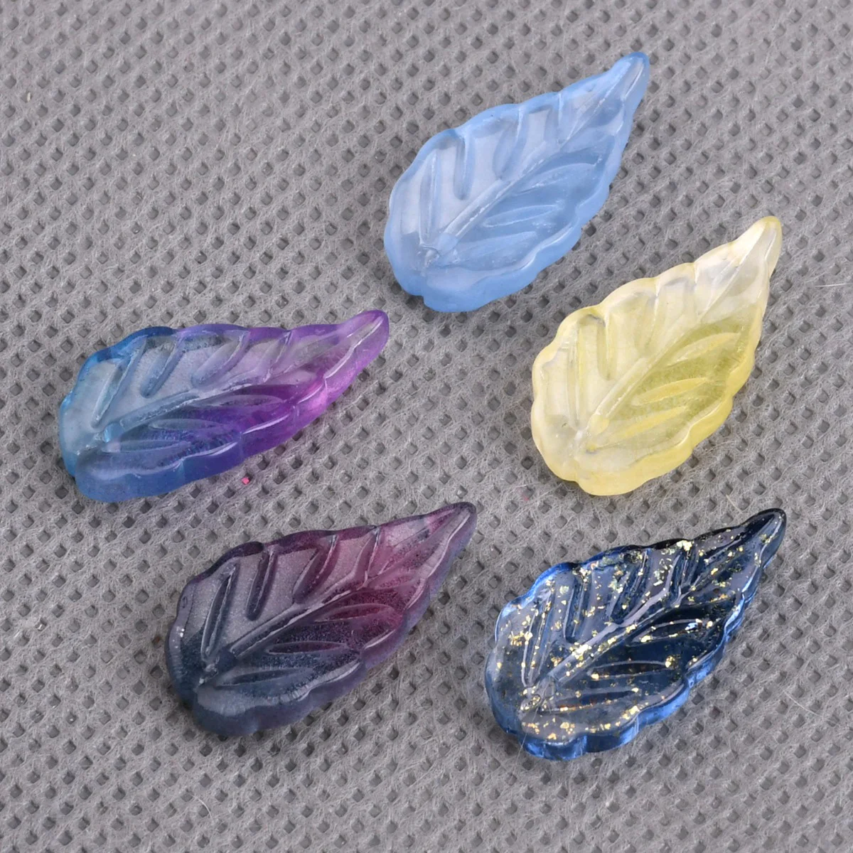 10pcs 22x12mm Leaf Shape Handmade Colorful Lampwork Glass Loose Pendants Beads for Jewelry Making DIY Crafts Findings