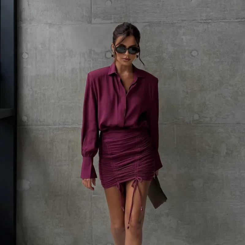 A761ds: Stiglich And Sophisticated Loose-fitting Long-sleeved Shirt With A Notched Necklace Paired With A High-waisted Luxury