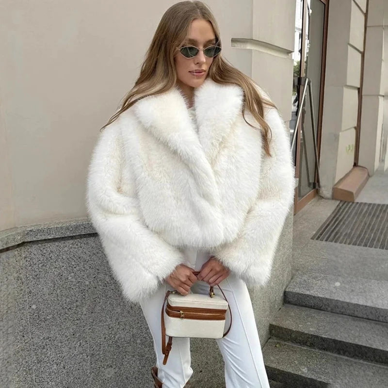 معطف تورنفا ريترو فاخر قصير من الفرو الصناعي للنساء مع طية صدر السترة موضة فروي سترة شتوية دافئة 2025 معطف نسائي جديد متين من الفرو الصناعي