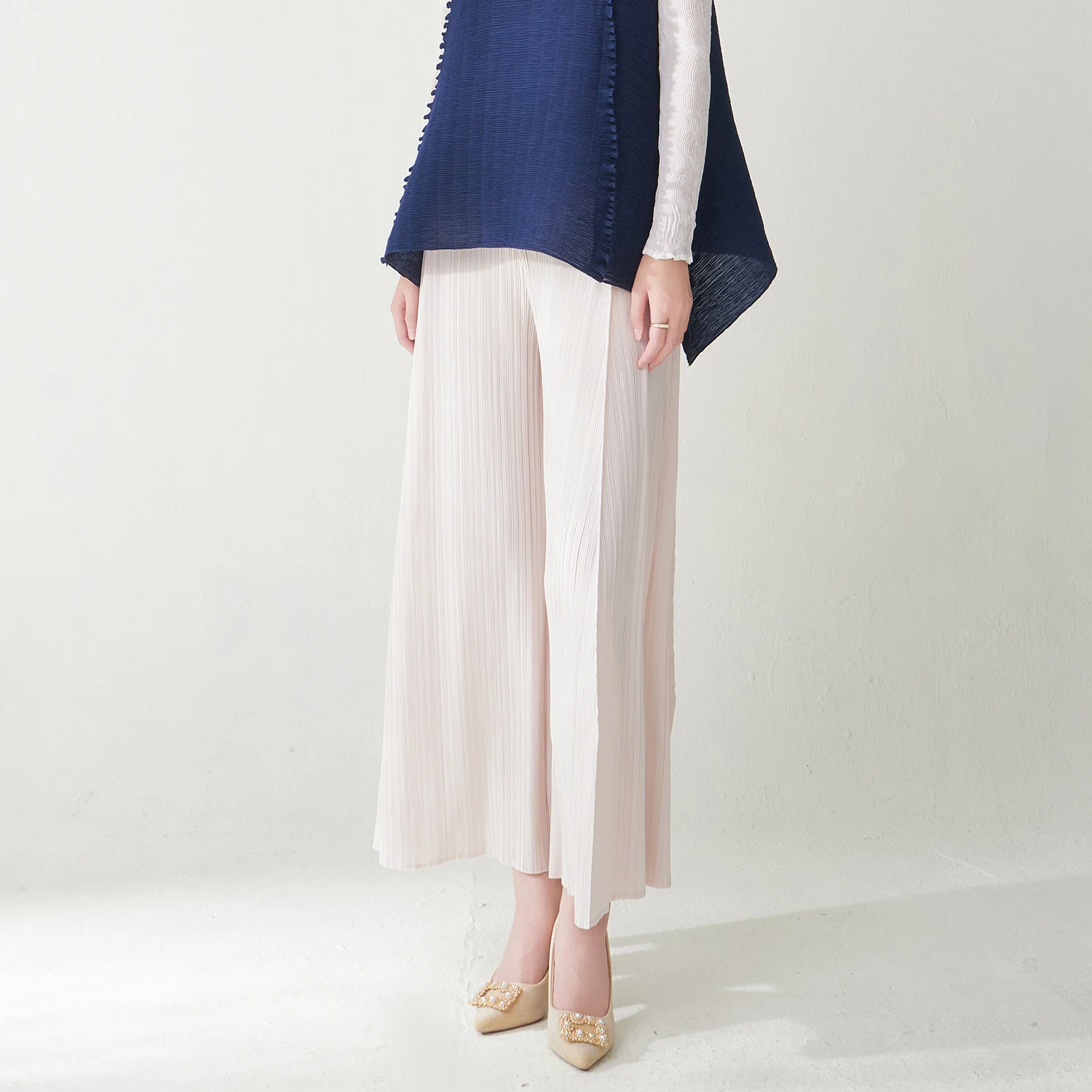 Latest Design Women's Trousers Design Sense Stretch Loose Casual Pants Miyake Pleated Pants Polyester Fabric Wide Leg Pants