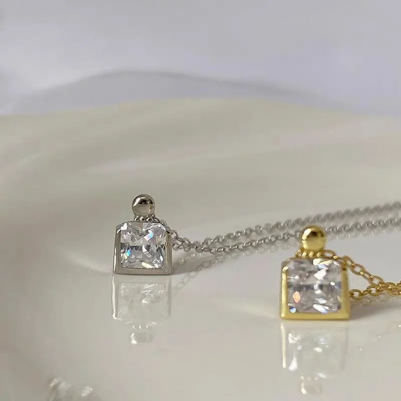 

Дизайнерское ожерелье из искусственной кожи с цирконом, популярный дизайн, темпераментная модная индивидуальная изящная подвеска, Подарочная цепочка на воротник