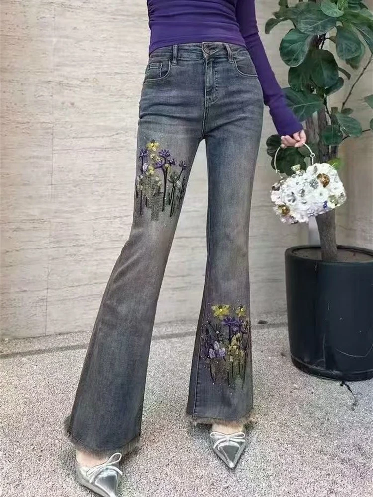 レトロジーンズ レディース 2025年秋新作 重工業風花柄刺繍 おしゃれで万能なマイクロベルボトムパンツ