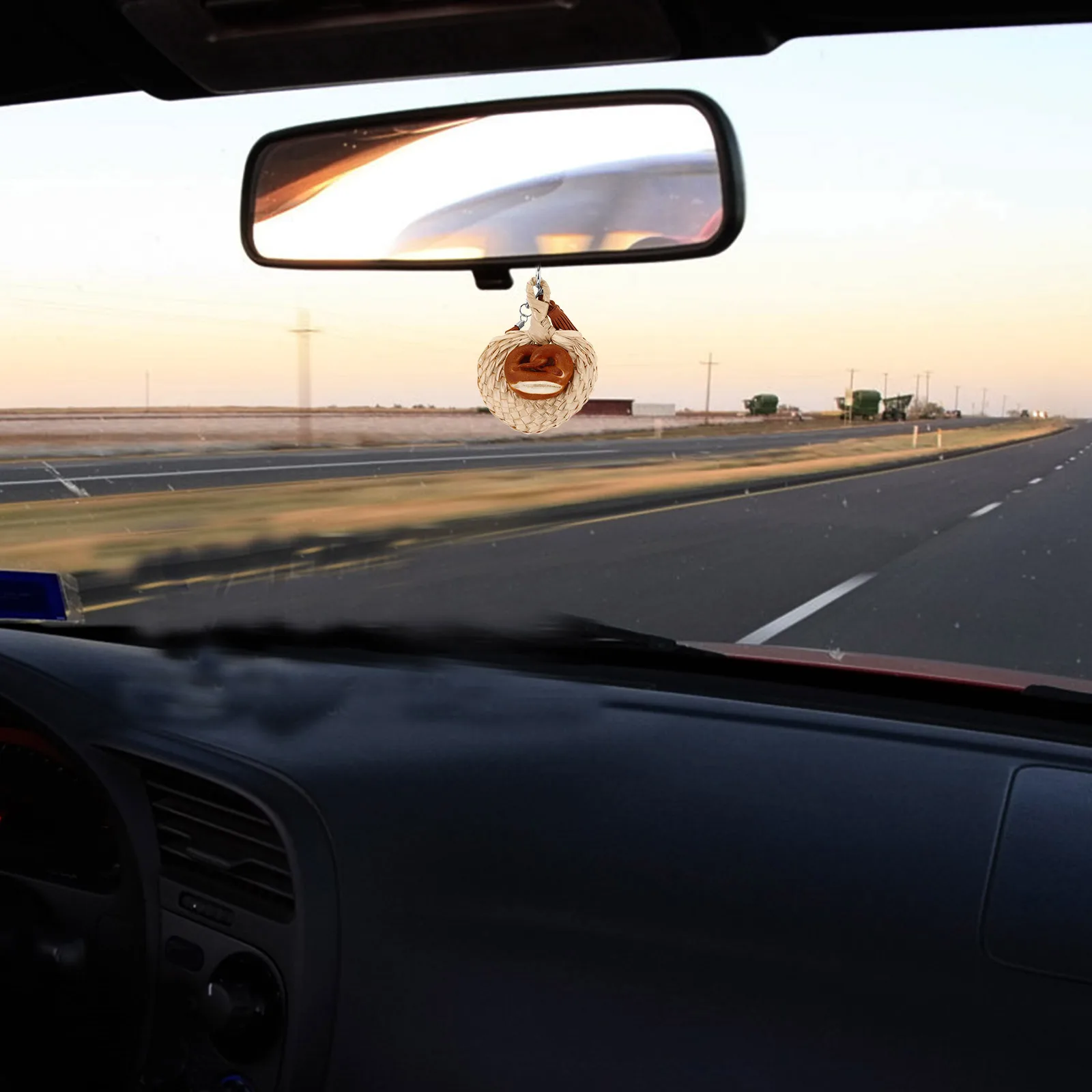 

Car Hanging Ornament Handmade Wood Keychain Mini Food Pendant For Rearview Mirror Decor Auto Charm Backpack Hanging