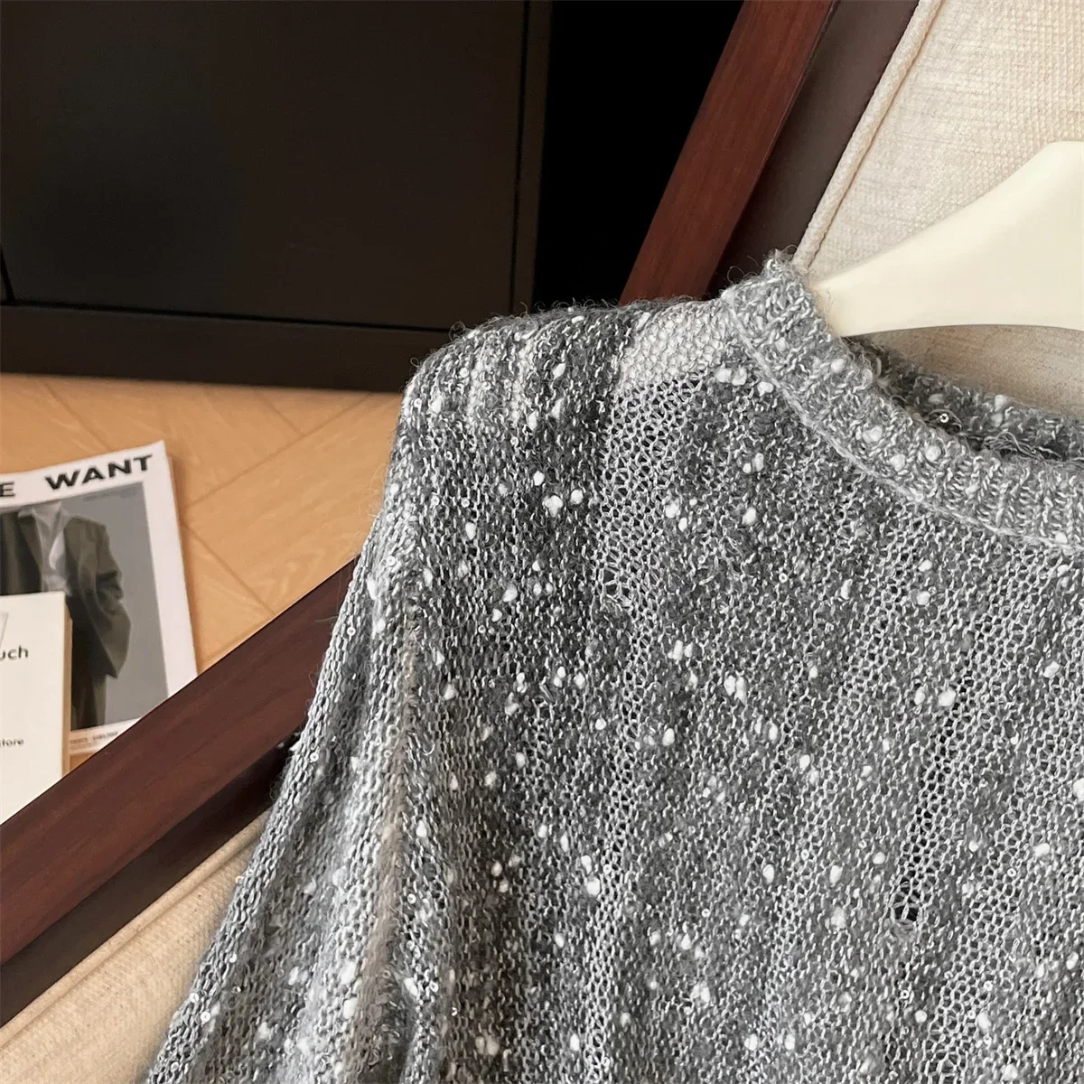 Maglione di maglieria da donna a maniche lunghe allentato morbido e accogliente Autunno Inverno Nuovo stile Capispalla dimagrante Colore misto lucido Design artigianale