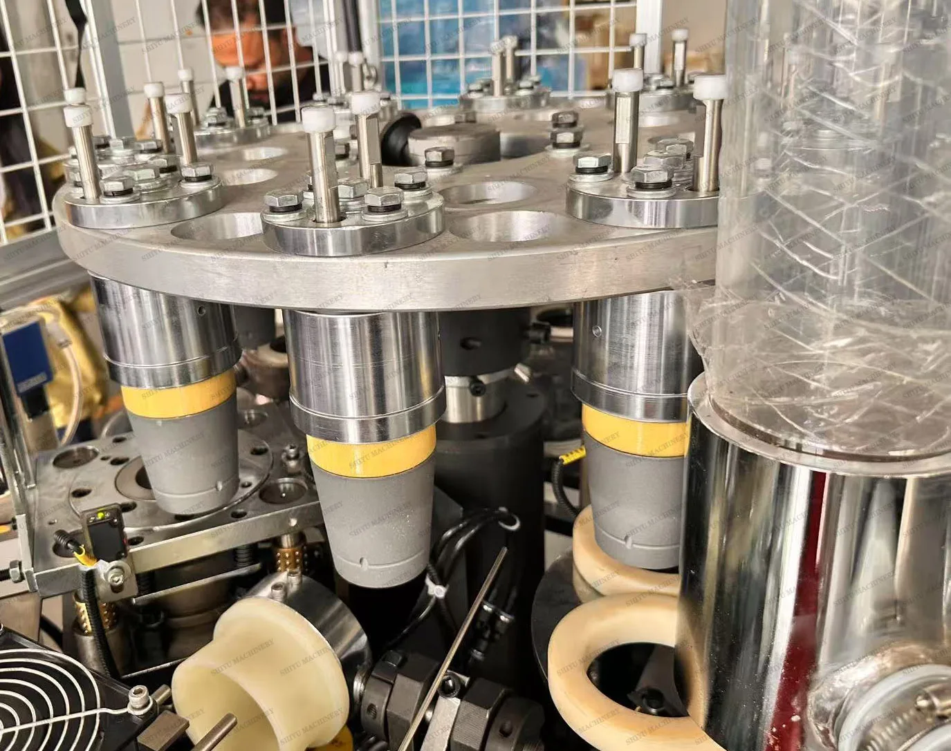 Copo de papel totalmente automático que faz a máquina Copo de café de papel Máquina descartável para fazer copos de leite Máquina para fazer copos de sopa