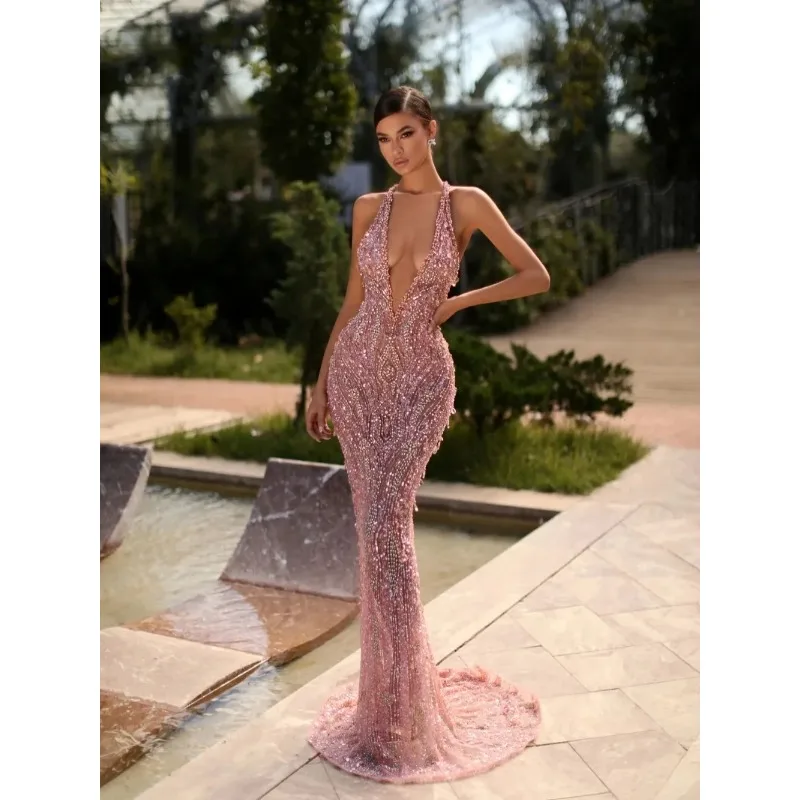 Luxuriöse Neckholder-Abendkleider mit Pailletten, sexy, ärmellos, mit Perlen besetzt, Meerjungfrau-Abschlussballkleid, maßgeschneidertes bodenlanges Partykleid mit Perlen