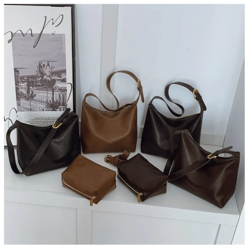 حقيبة كروس نسائية أنيقة مصنوعة من الجلد المنقوش على شكل نجمة مع مظهر يومي ناعم من القطن الأرجنتيني أنيق وواسع ​