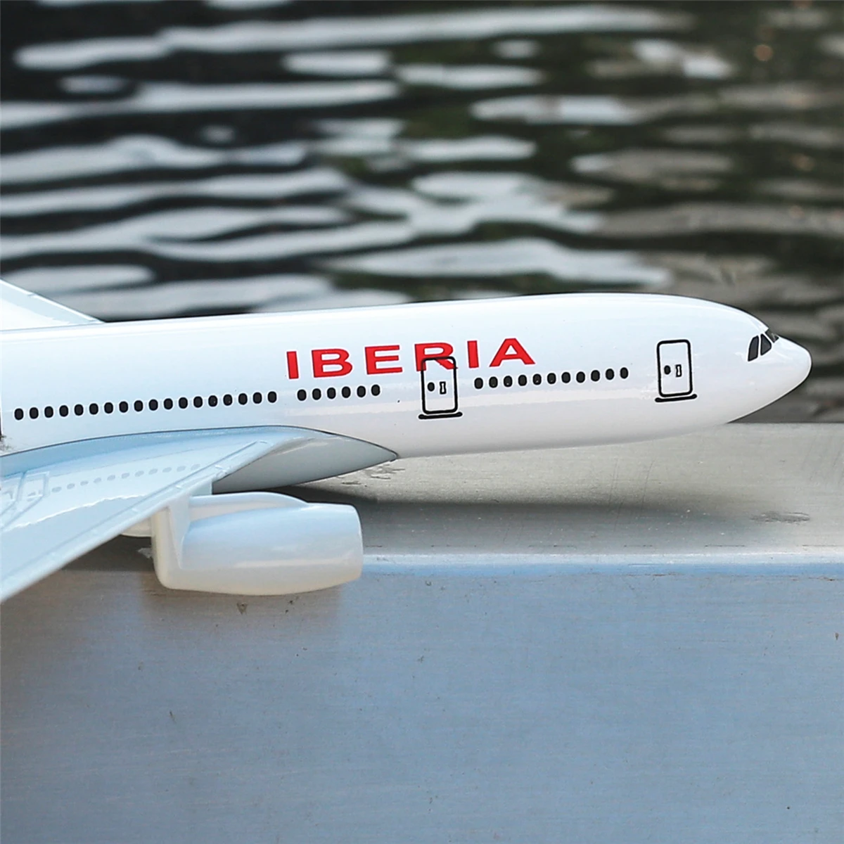 Skala 1:400 replika samolotu metalowego hiszpania Iberia Airlines ue Boeing Airbus Concorde Model Diecast samolot zabawka miniaturka dla chłopców