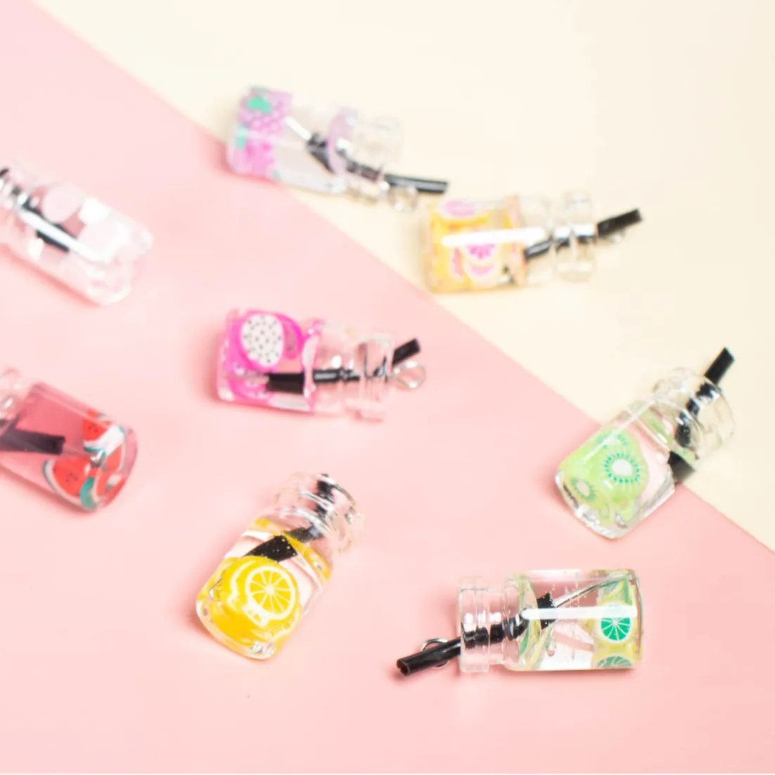 Colgante de moda y bonito con forma de taza de frutas o botella de bebida, pequeño colgante para pendientes, accesorios DIY hechos a mano para llaveros